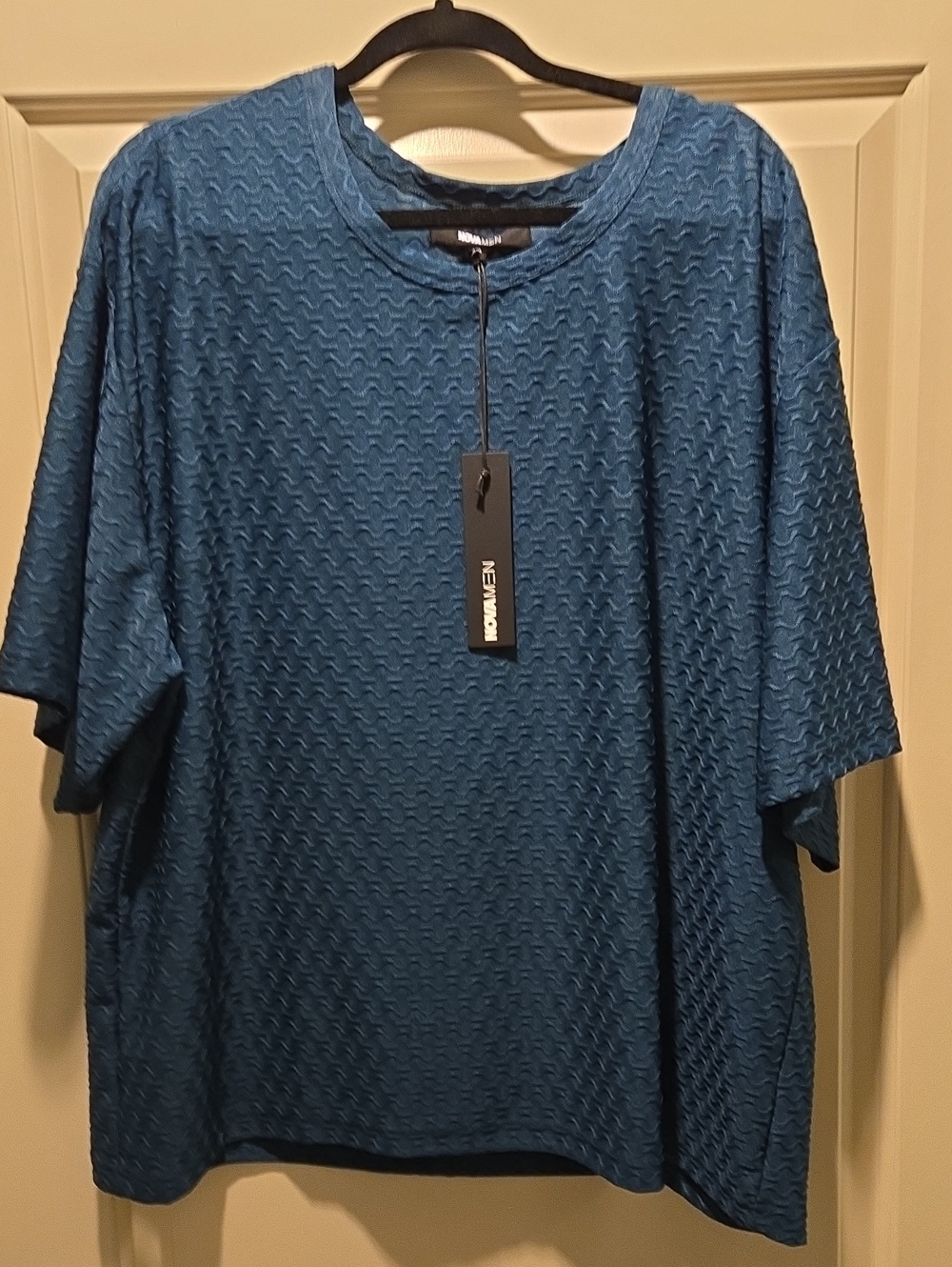 Fashion Nova Men's Textured Short-Sleeve Tee in Hunter Green